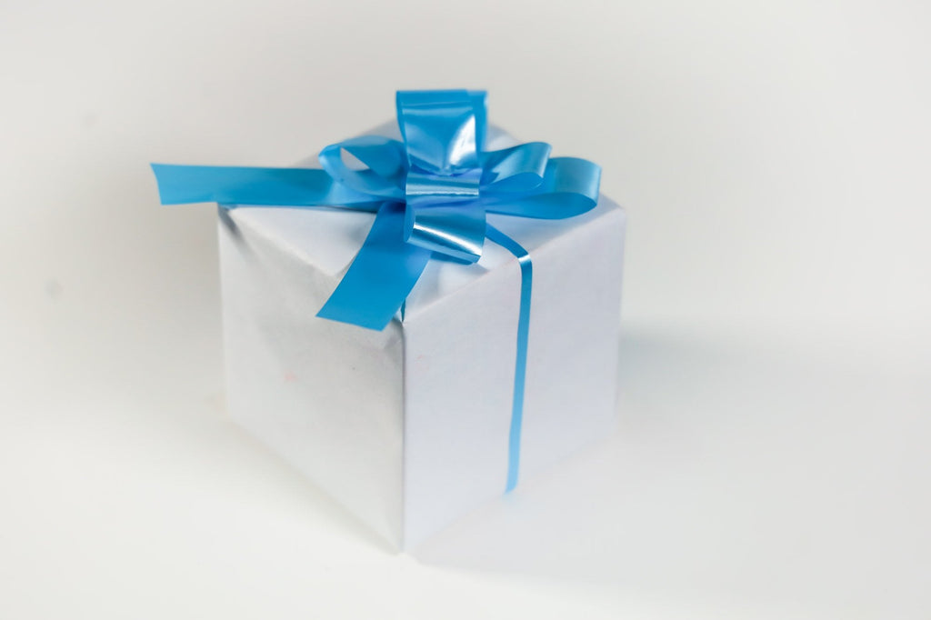 SKY BLUE PLAIN BUTTERFLY PULL BOW