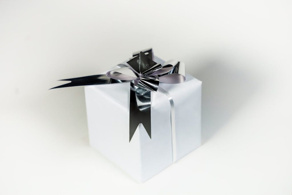 METALLIC SILVER BUTTERFLY PULL BOW