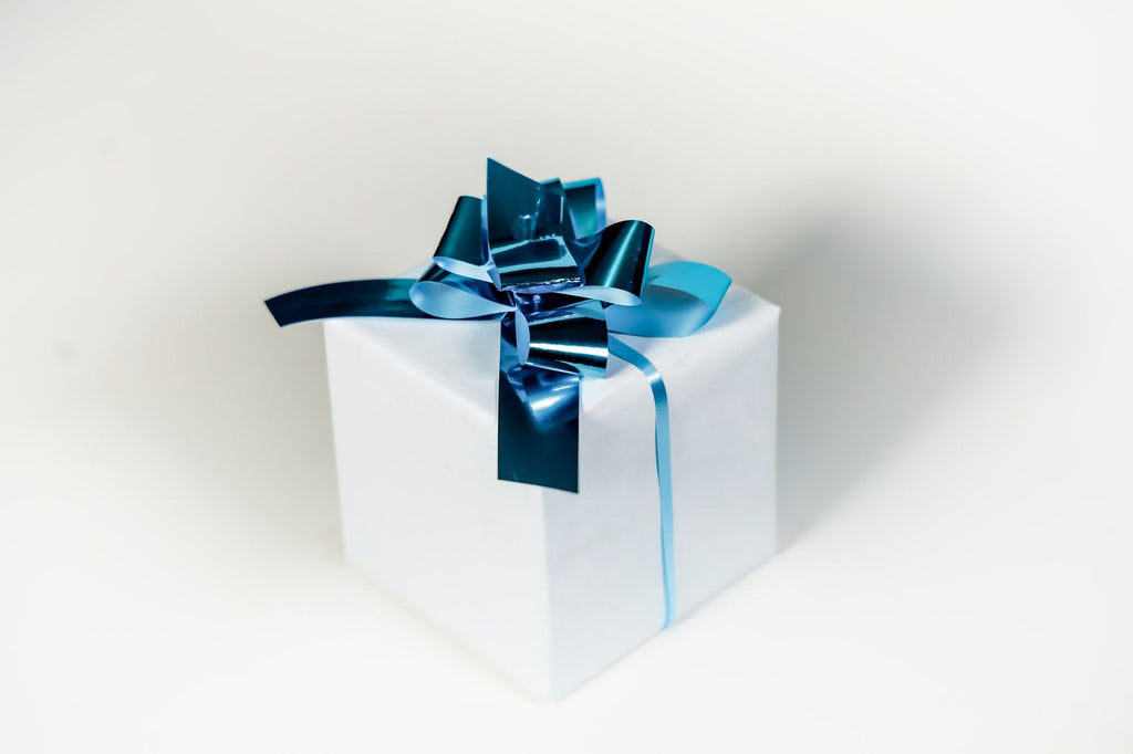 METALLIC TURQUOISE BUTTERFLY PULL BOW