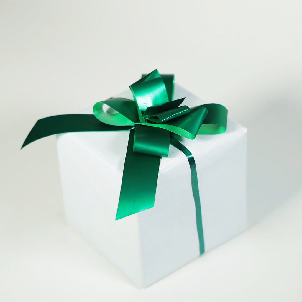 SILKY METAL EMERALD BUTTERFLY PULL BOW